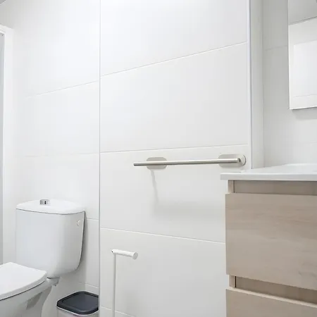 Nuevo Con Balcones Y Aire Solo Familias Y Parejas